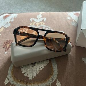 VEHLA sunglasses *never worn*